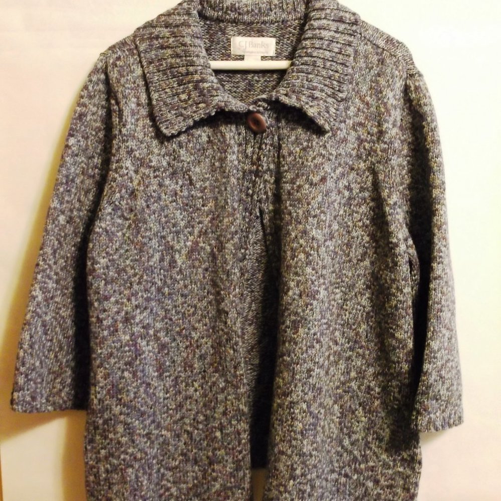 ONE BUTTON SWEATER